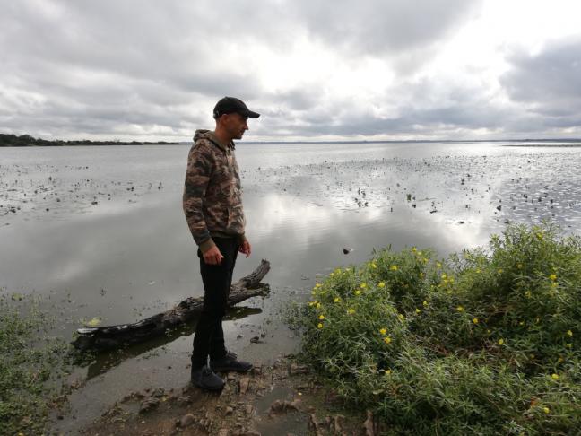 Pierric Bailly sur les rives du lac de Grand-Lieu