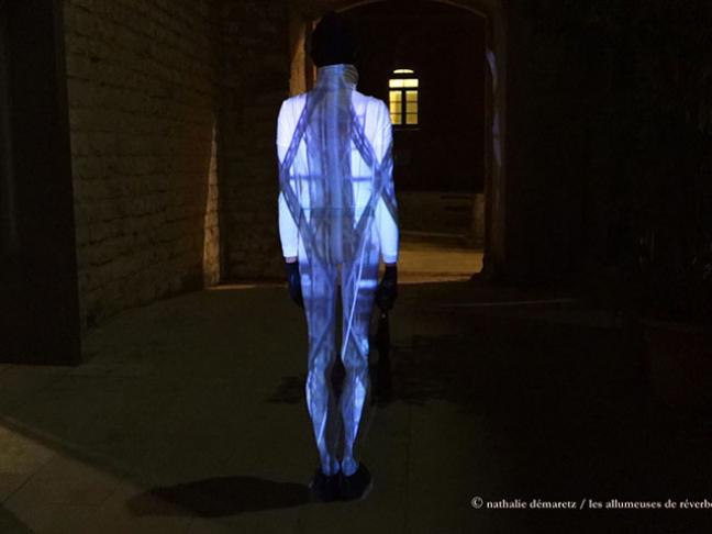 Psyché extérieur nuit