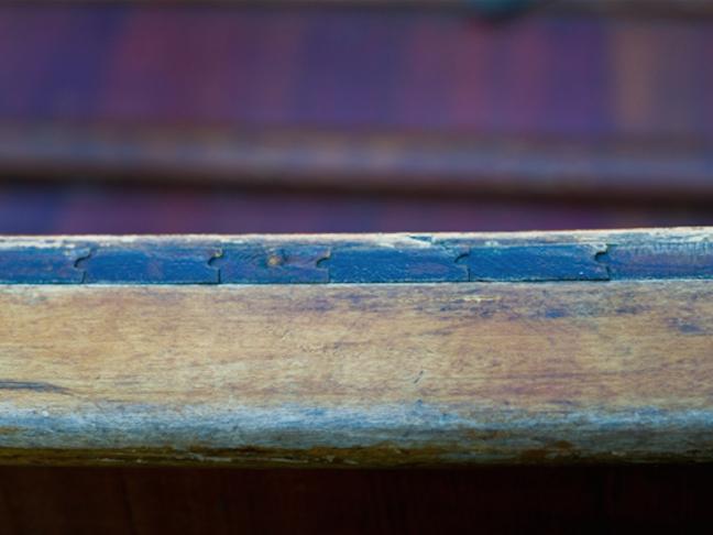 Détail du liston et assemblage des bordés du Cedar Rib Canoe - http://www.port-rhu.com/jolieplaisance/peterborough.htm
